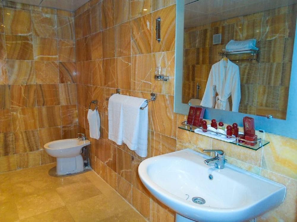 Hotel Les Zianides Tlemcen Esterno foto