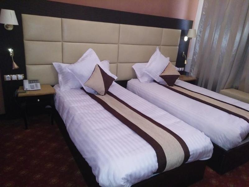 Hotel Les Zianides Tlemcen Esterno foto