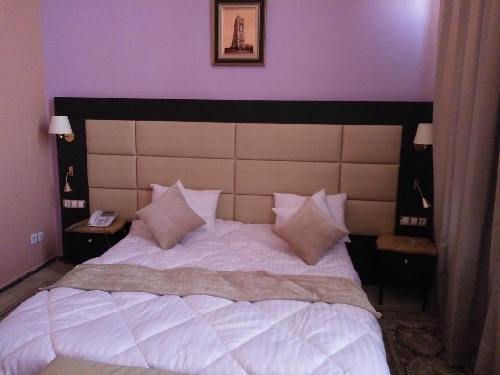 Hotel Les Zianides Tlemcen Esterno foto